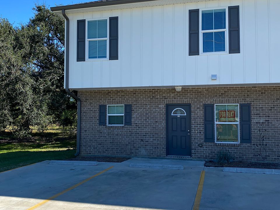 Front View of Townhouse