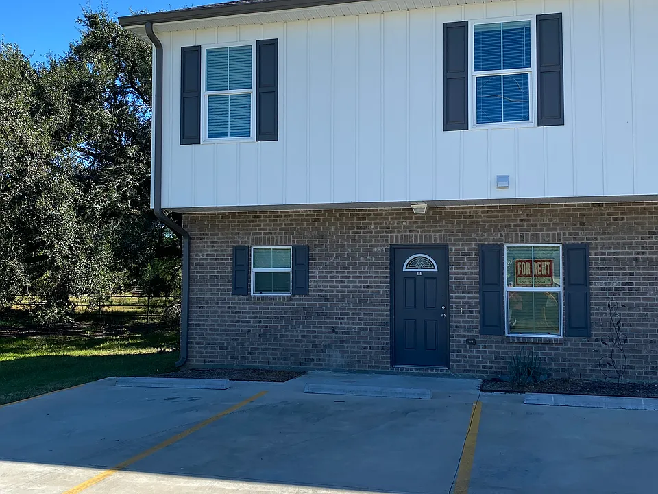 Front View of Townhouse