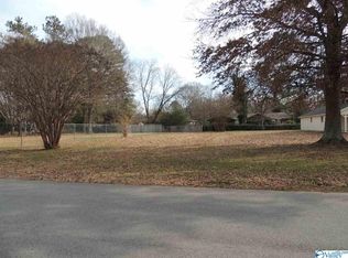 Box St, Athens, AL 35611