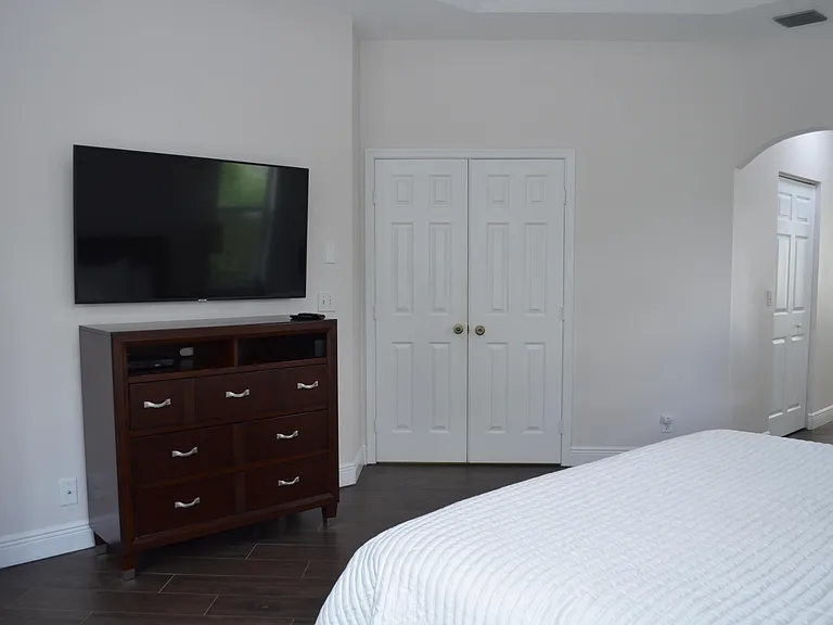 9242 Olmstead Dr — Photo 14