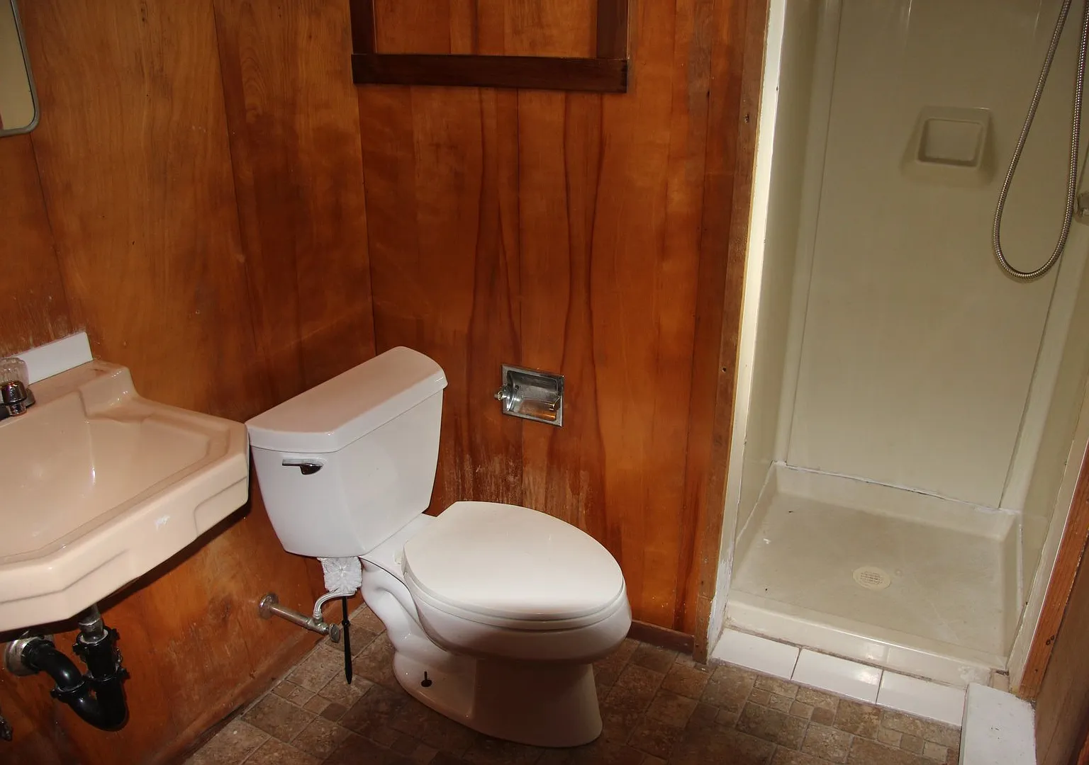 Poplar Street Bungalow — Photo 1