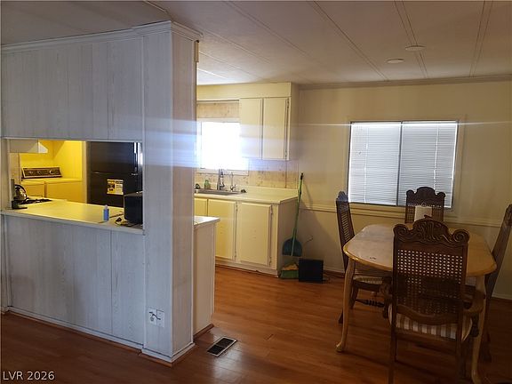 4th image of 3326 Isle Royale Dr