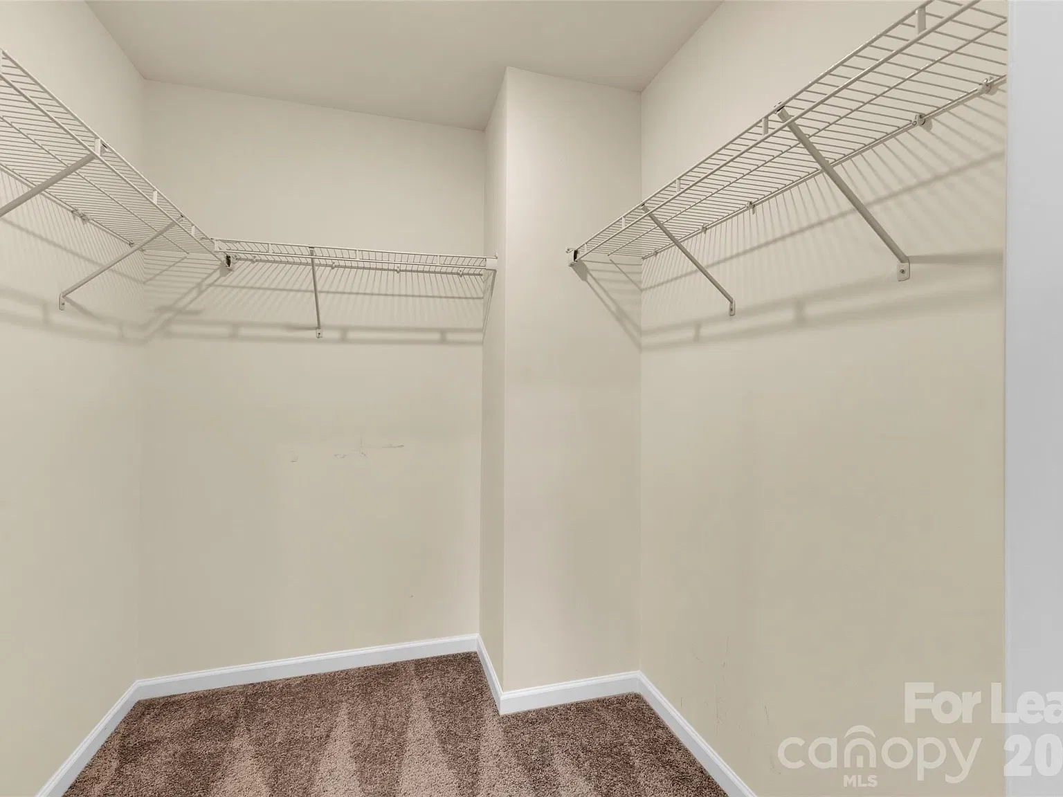 3 bed, 2.5 bath, 1679 sqft, $1,950 — Photo 4