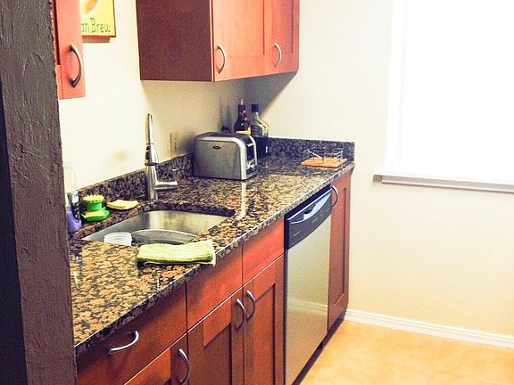 4th image of 2360 SW Archer Rd APT 916