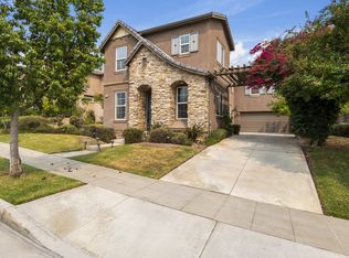 687 E Lemon Swirl Dr, Azusa, CA 91702