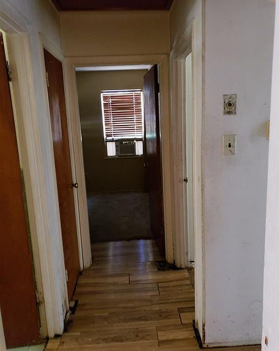 2nd image of 3013 Gaywood St