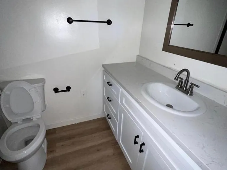 4605 Sylmar Ave — Photo 10