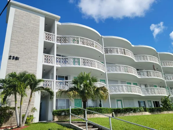 2381 Sunset Avenue #403, Lake Worth Beach, FL 33461