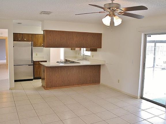 5th image of 821 Cheriton St
