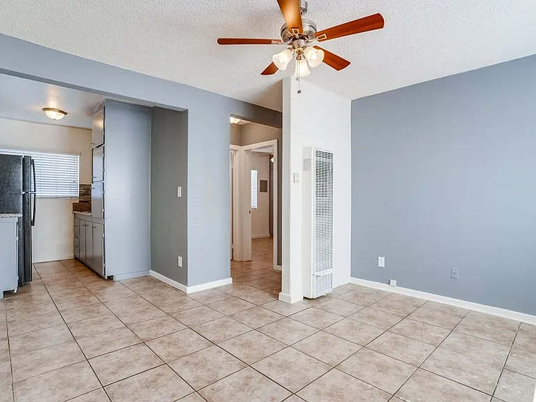 2425 S Ridgeley Dr #1 — Photo 4