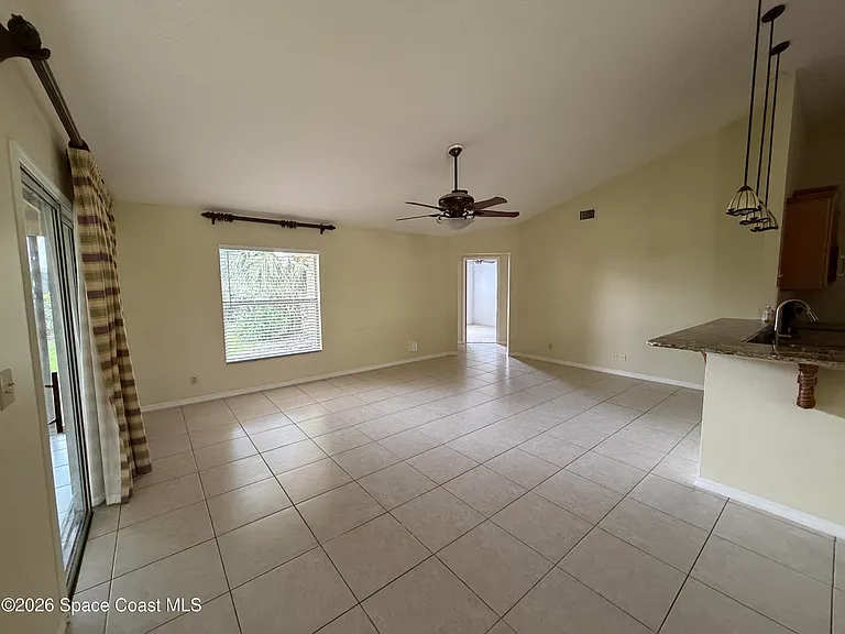 925 Falls Trl — Photo 11