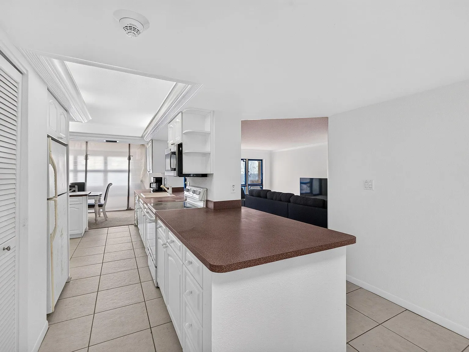 2 bed, 2.0 bath, 1700 sqft, $4,250 — Photo 3
