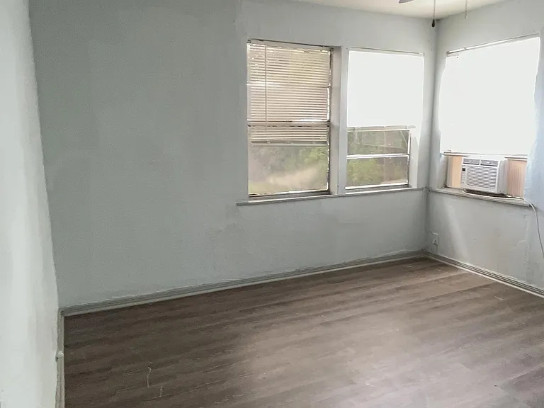 2306 Harlem St — Photo 4