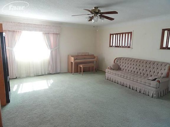 3rd image of 2113 E McLean Ave