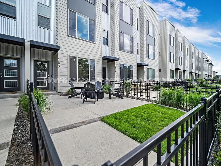 2325 W Bridge Ave — Photo 30