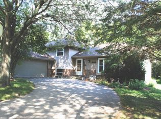 11S079 Sheri St, Naperville, IL 60565