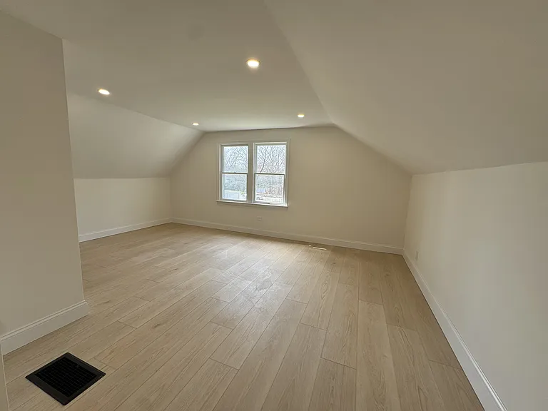16 Westfield Rd — Photo 9
