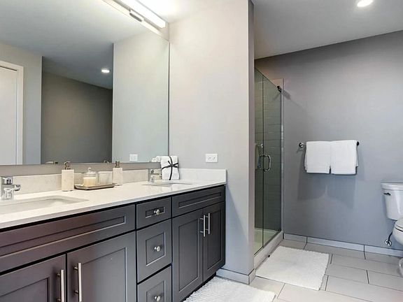 4th image of 638 W Belmont Ave #506