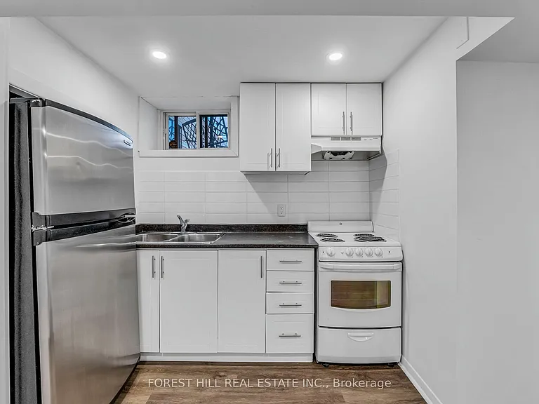 5 Woodenhill Ct #BASEMENT — Photo 11