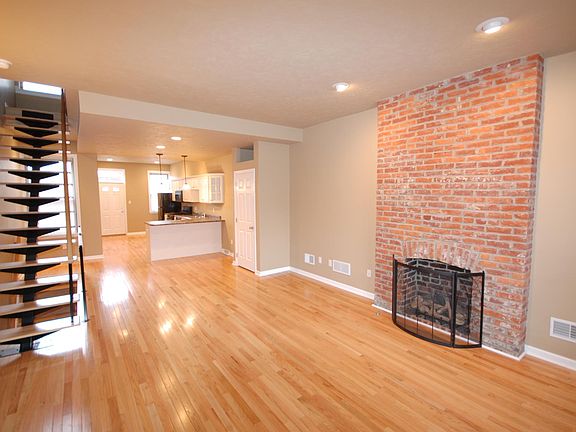 Great open floorplan with gas fireplace
