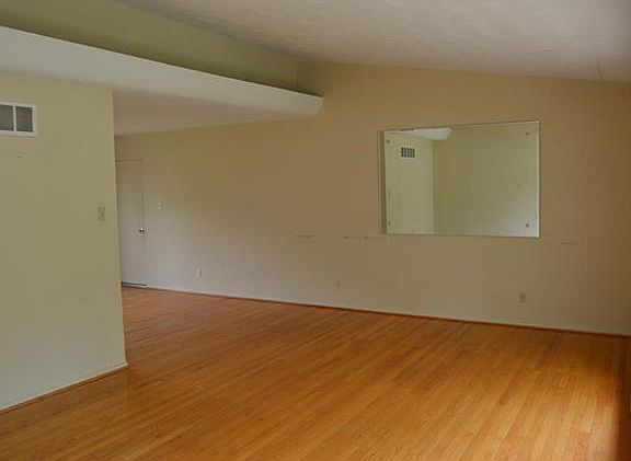 4th image of 9088 Crest Oak Ln