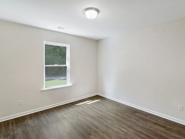 190 Brampton Ave — Photo 15