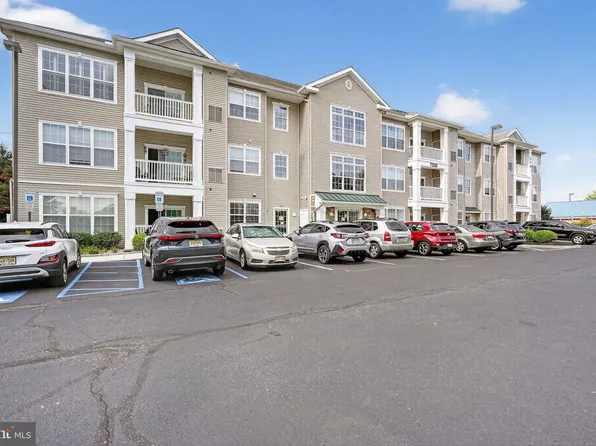7330 Maple Ave APT 124, Merchantville, NJ 08109