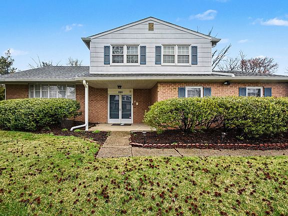 3rd image of 2903 Henley Rd
