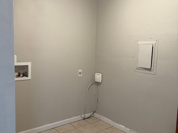 5th image of 3226 Kilarney Dr APT A