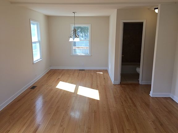 3rd image of 9134 Belleforte Ave