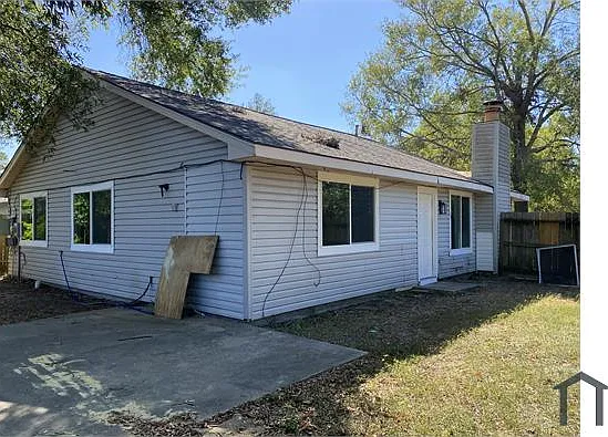 3 bed, 1166 sqft, $2,000 — Photo 2