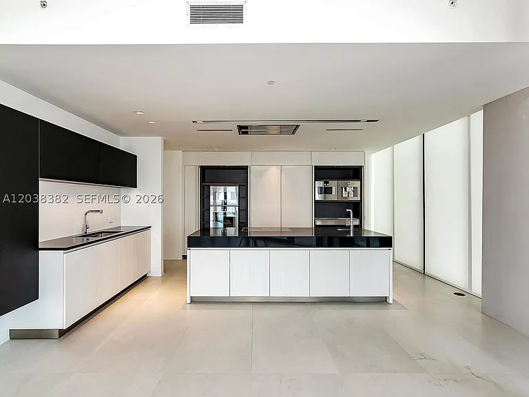 1000 Biscayne Blvd #2002 — Photo 7
