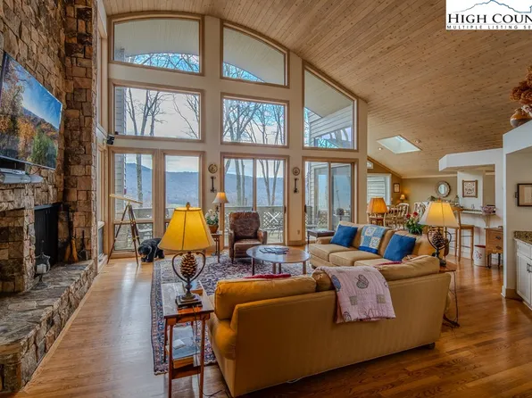 106 Bridgeway Court #106, Linville, NC 28646