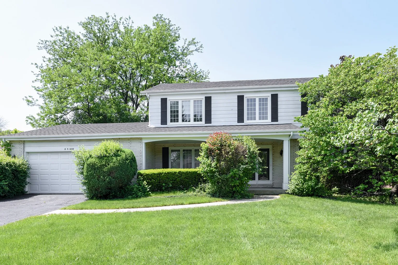 2S630 Avenue Latour photo 1