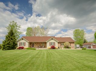 40064 Wear Rd, Belleville, MI 48111