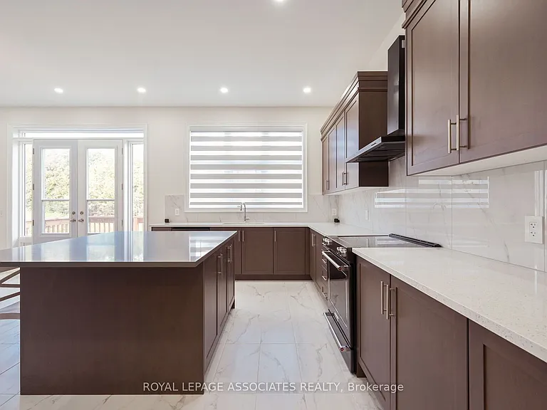 55 Raspberry Ridge Ave — Photo 16