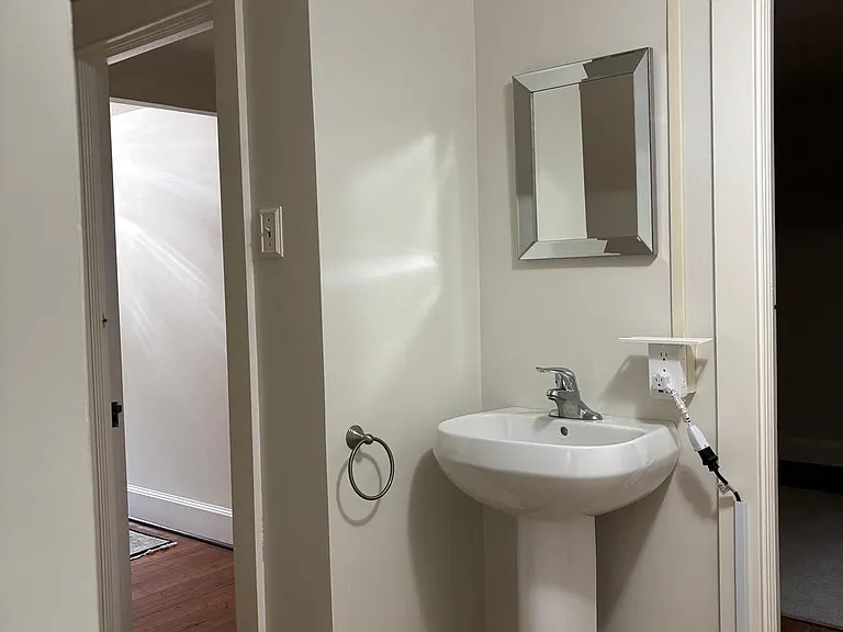 1121 Spring Grove Ave — Photo 19