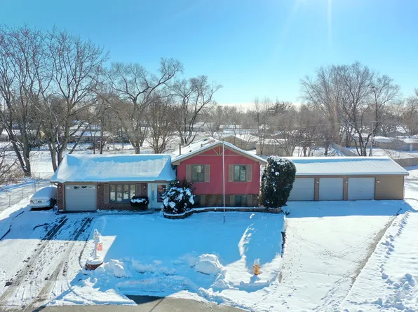 131 Monticello Cir, Bolingbrook, IL 60440