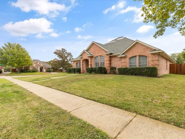 8228 Lost Maple Dr, Fort Worth, TX 76182