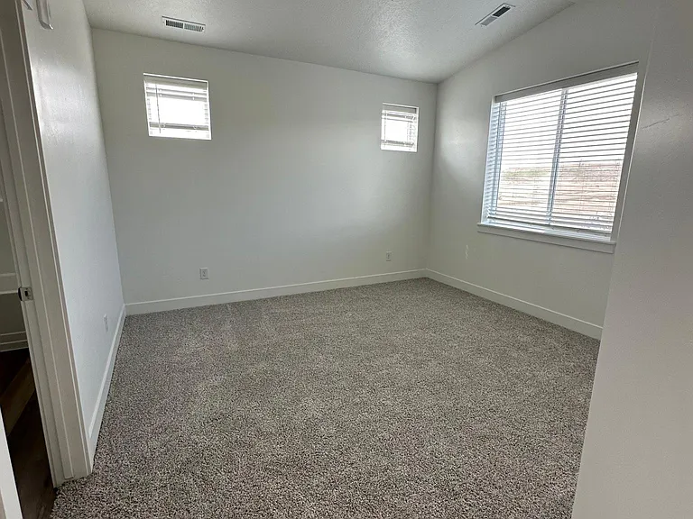1424 N 3830 W #302 — Photo 5