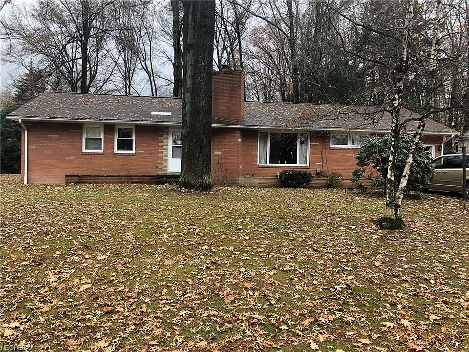 1st image of 2079 Oak St