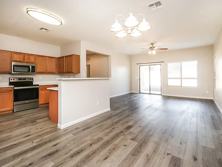 17320 W Caribbean Ln — Photo 5