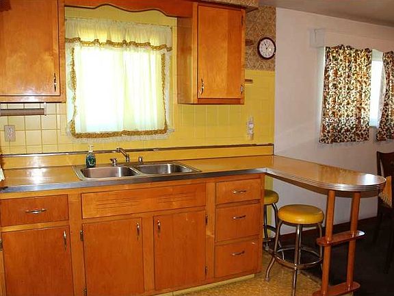 3rd image of 306 Crawford Ave