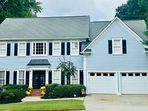 1028 Longwood Dr, Woodstock, GA 30189