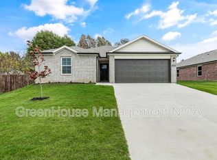 2401 N Heritage Ranch Dr, Siloam Springs, AR 72761