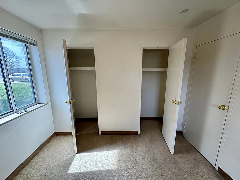 816 Perry Highway — Photo 17