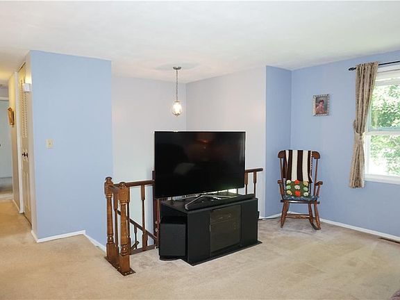 5th image of 4755 Summerhurst Dr