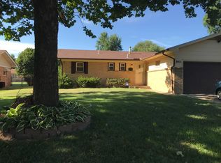 9901 W Bekemeyer Ln, Wichita, KS 67212
