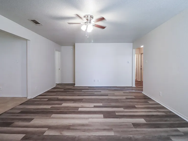 3102 Ida Dr — Photo 5