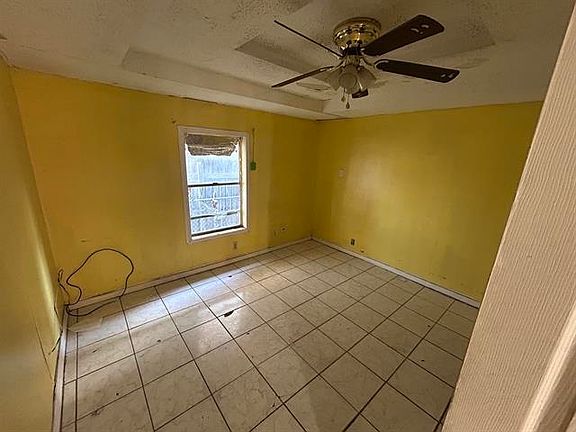 5th image of 315 W San Pedro St